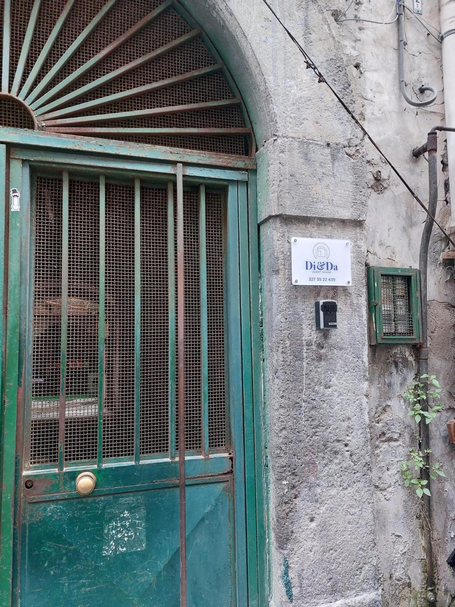Napoli Centro - Di&Da Guest House Kültér fotó